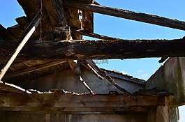 屋面,藍(lán)藍(lán)的天空,老房子