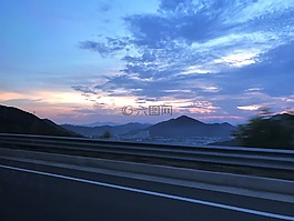 發(fā)光,山,驅(qū)動(dòng)器