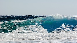 波,砸,海