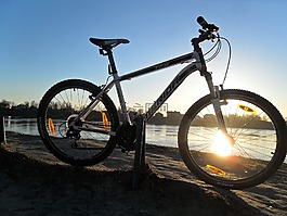 自行車,黎明