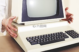 計(jì)算機(jī),復(fù)古,老