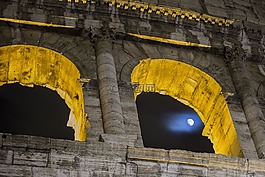 斗獸場,夜,luna