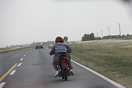 發(fā)動(dòng)機(jī),機(jī),雨