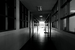 學校,走廊,黑色和白色
