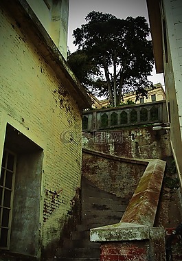 廢墟,離開(kāi),失效