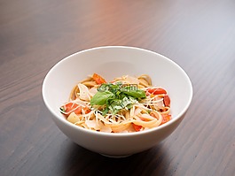 面食,番茄,羅勒