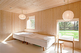 現代簡約實木臥室大床設計圖