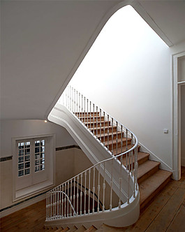 現代別墅樓梯裝修效果圖