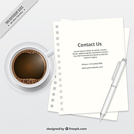 咖啡背景与信件和文字“联系我们”