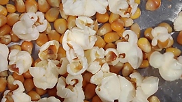 爆米花制作過(guò)程視頻