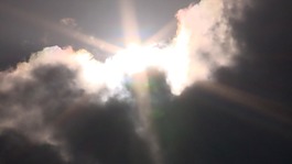太陽在云后面
