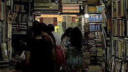 擁擠的小書店