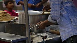供應商準備傳統印度街頭食品