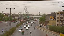 忙碌的印度高速公路