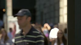 紐約繁忙人行道的失焦時間流逝