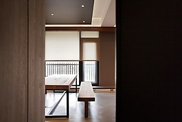 简约风室内设计餐厅木板餐桌效果图