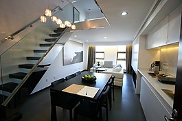 室內(nèi)餐廳樓梯效果圖