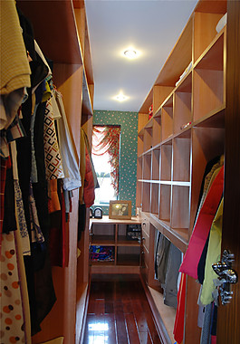 地中海簡約風(fēng)室內(nèi)設(shè)計衣帽間效果圖
