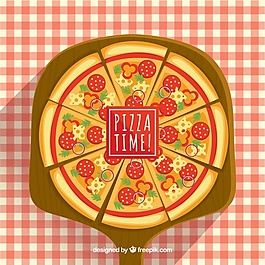 案板上的pizza比薩餅底方格桌布洋蔥圈奶酪pizza