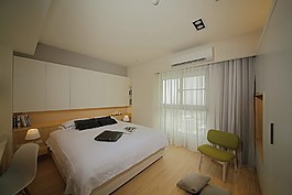 簡約室內(nèi)臥室大床效果圖