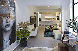 現(xiàn)代時(shí)尚人像掛畫客廳室內(nèi)裝修效果圖