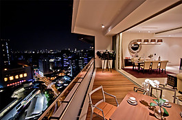 大戶型時尚客廳陽臺木地板室內裝修效果圖