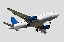 空中飛行的大飛機免摳psd透明素材
