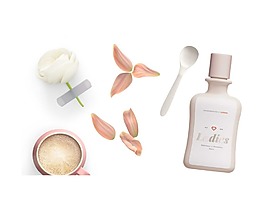 卡通護(hù)膚花瓣png元素