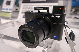 索尼黑卡数码相机DSC-RX100M3