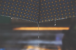 雨打在帳篷上音效素材