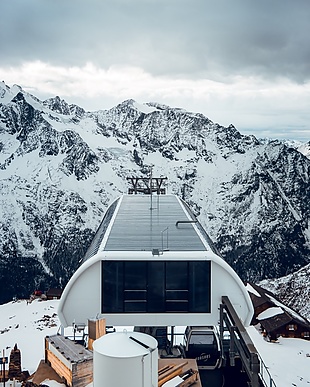 雪山电缆车摄影