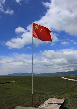 草原红旗图片
