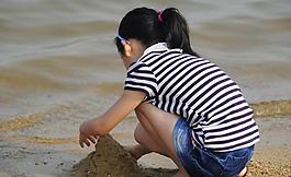 海边儿童图片