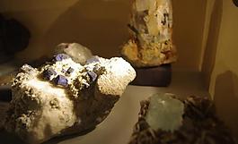 珠宝展示图片