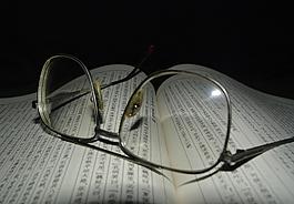 眼镜 读书图片