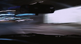 路上行驶的车