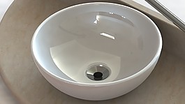 古巴的辅助结构EM porcelana（船式瓷厕所的水槽）