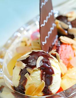 巧克力甜点布丁冰淇淋图片
