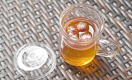 红茶杯摄影图片