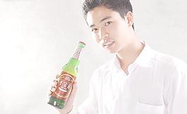 圣宝龙啤酒广告图片