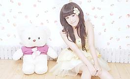 黄裙美女图片