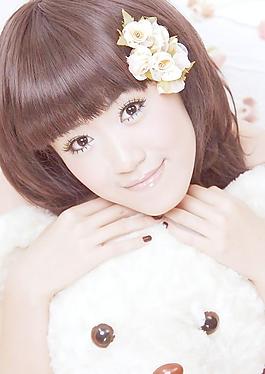 黄裙美女图片