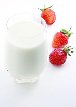 牛奶草莓图片