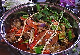 蟹闷奇味土鸡煲