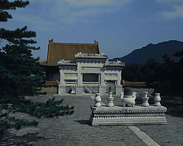 北京皇家园林清十三陵建筑图片蓝天白云古木