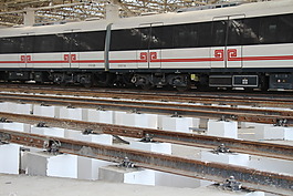 郑州地铁列车正在检修