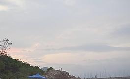 夕阳下的杨梅坑海岸图片