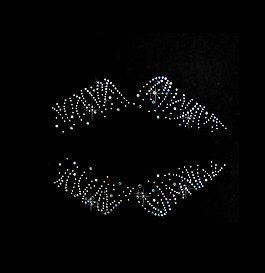 烫钻 人物图案 嘴唇 免费素材