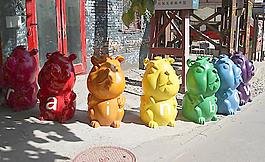 卡通狗雕塑图片