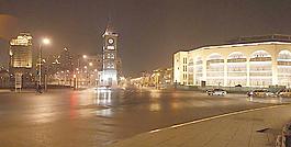 夜色下的路口图片